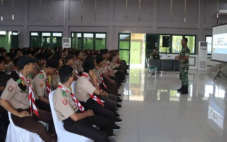 Kodim 1011 Kuala Kapuas Beri Wawasan Kebangsaan Kepada Anggota Pramuka