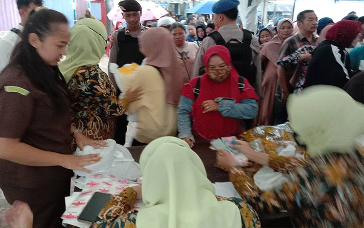 Pemkab Sukamara Sambut Baik Pasar Murah Yang Digelar Kejaksaan Sukamara