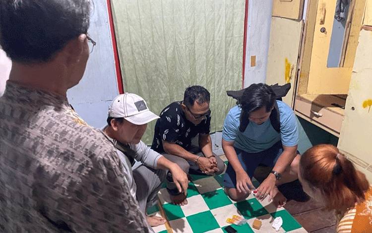 Pengedar Sabu di Sampit Tak Berkutik Saat Digerebek Polisi