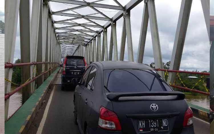 Mulai Besok Malam Arus Lalu Kintas di Jembatan Sei Katingan Diberlakukan Buka Tutup