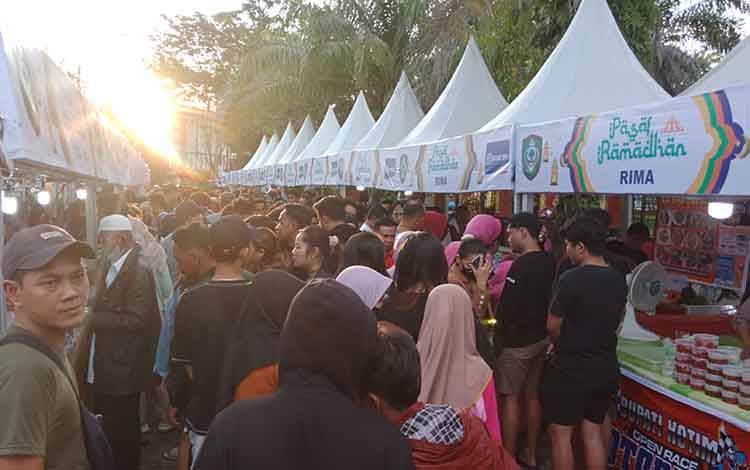 Bupati Kotim: Perlu Inovasi Agar Pasar Ramadan Lebih Diminati