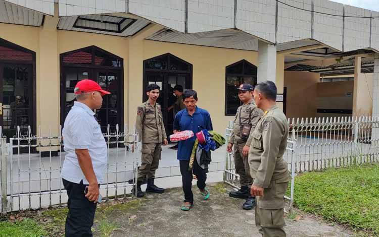 Satpol PP Amankan ODGJ di Ruko Samping Polres Kotim