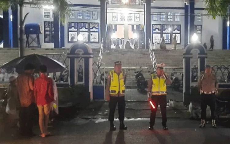 Satlantas Polres Kapuas Rutin Pengamanan Salat Tarawih