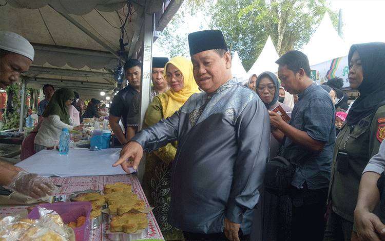 Tidak Ada Larangan Warung Makan Berjualan Siang Hari Selama Ramadan