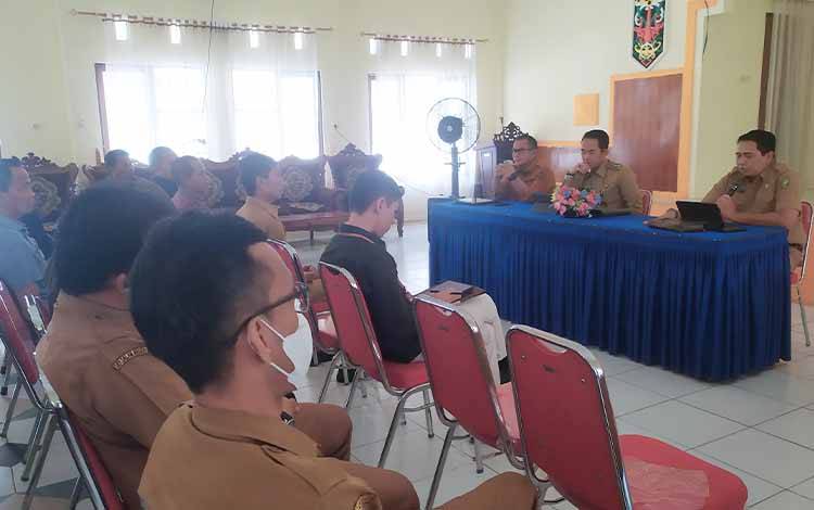 Camat Pahandut Sosialisasikan Rencana Relokasi Warga Jalan Rindang Benua