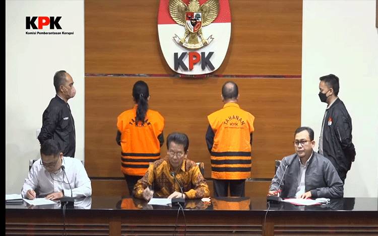 Jadi Tersangka, Ben Brahim dan Ary Egahni Resmi Ditahan KPK