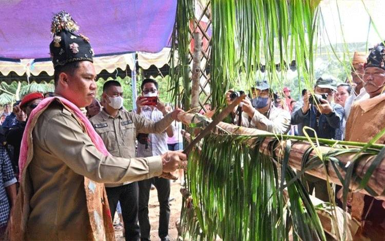 Bupati Lamandau Ajak Masyarakat Terus Lestarikan Budaya Daerah