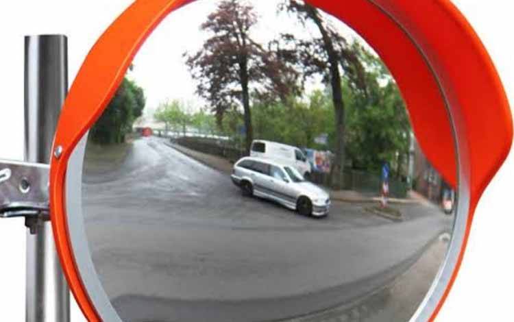 Jangan Dirusak, Ini Kegunaan Cermin Cembung di Tepi Jalan