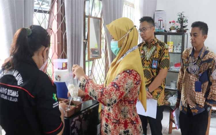 Dinkes Kapuas Lakukan Insfeksi Kesehatan Lingkungan di Dapur Rutan