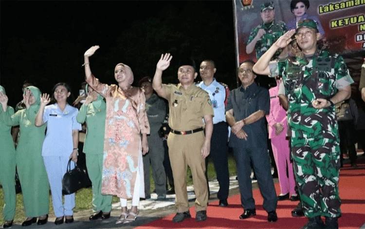 Gubernur Kalteng Lepas Keberangkatan Panglima TNI Usai Upacara Pelepasan Satgas Operasi Pam-Obvitnas