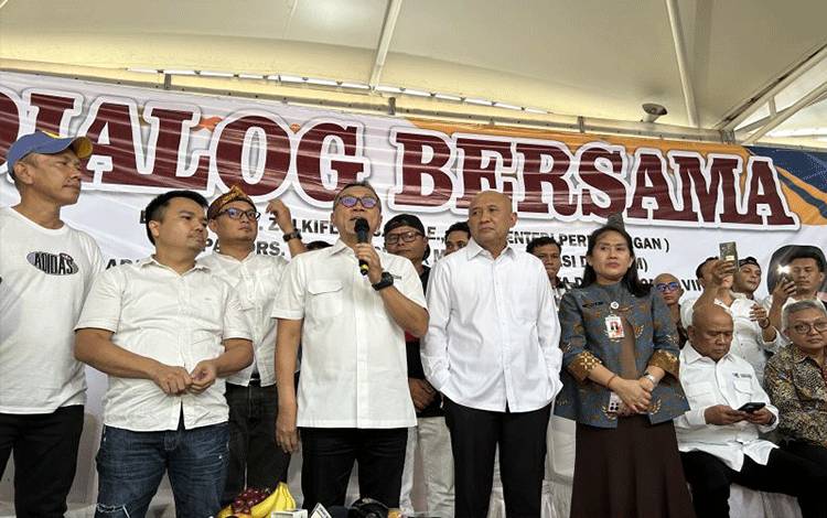 Mendag Janji Siapkan Solusi Pedagang Pakaian Bekas