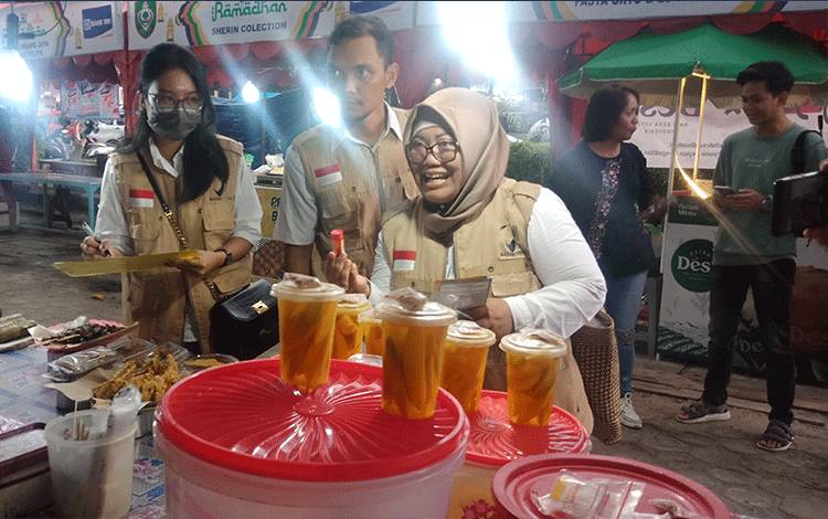 Dampak Keracunan Massal, BBPOM Palangka Raya Sidak Pasar Ramadan Sampit