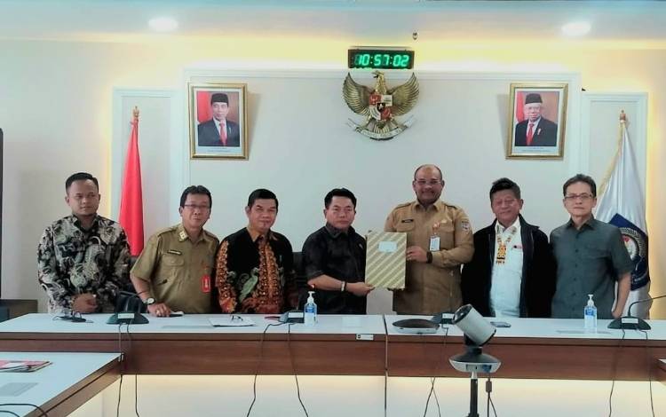 Perjuangkan Desa Dambung Kembali Masuk Wilayah Kalteng