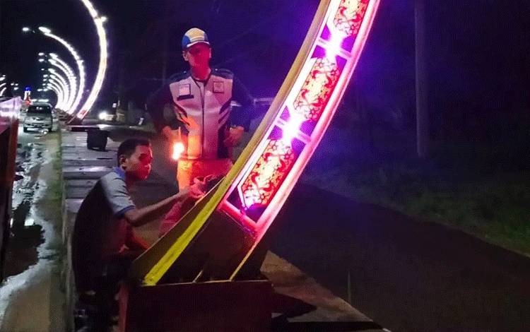 Dishub Kotim Kembali Setting Lampu Terowongan Nur Mentaya Jadi 1 Warna