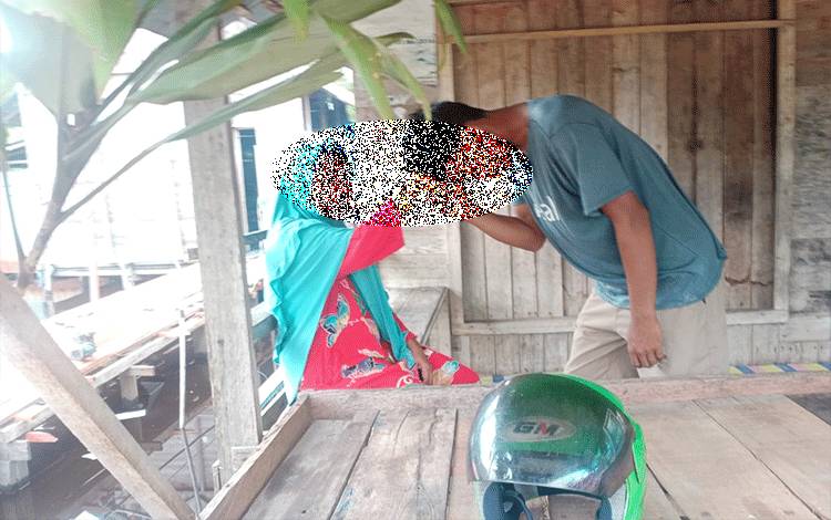 Hanya Gara-Gara Kue Dimakan Adik, Anak ini Tega Marahi Ibu Kandung