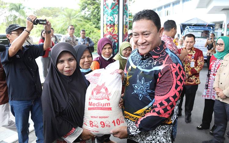 Tekan Gejolak Pangan Melalui Bantuan Pangan Beras