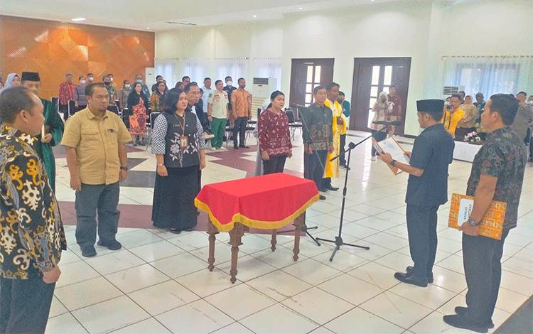 Walikota Lantik 95 Pejabat Administrator dan Pengawas