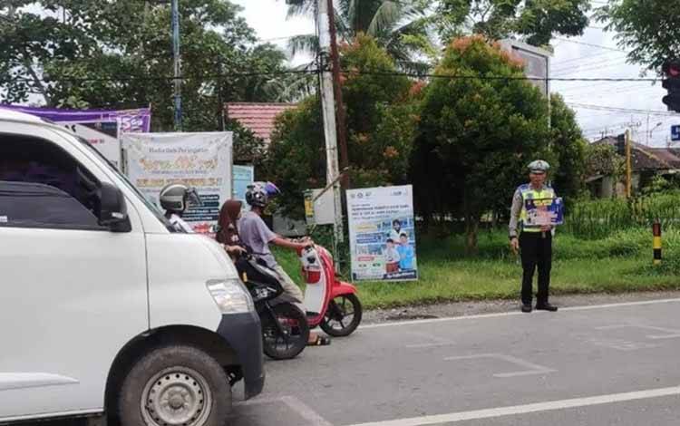 Satlantas Polres Kapuas Ajak Pengguna Jalan Tertib Berlalu Lintas