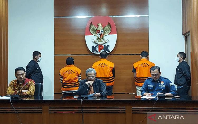 KPK Tetapkan Tersangka dan Tahan Bupati Kepulauan Meranti