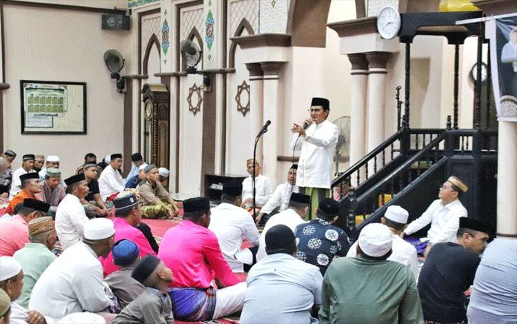 Fadel Muhammad Ingatkan Umat Alquran Sebagai Pedoman Hidup