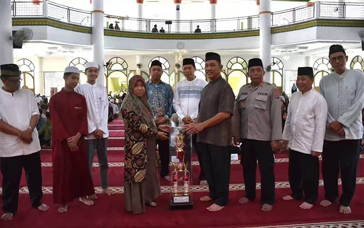 Pesantren Ramadan di Masjid Agung Al-Mukarram Kapuas Resmi Ditutup
