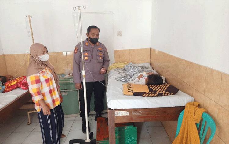 Polisi Selidiki Penyebab Keracunan Massal Nasi Hajatan
