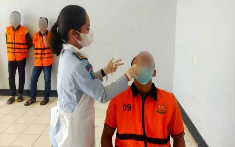 10 WBP Rutan Kuala Kapuas Jalani Swab Sebelum Ikuti Sidang Tatap Muka