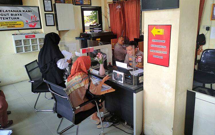 Ibu-Ibu Lapor ke Polres Kotim Mengaku Ditipu Developer