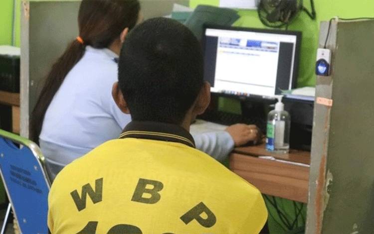 Sempat Tertunda, Operator SDP Rutan Kuala Kapuas Update Data Registrasi Tahanan