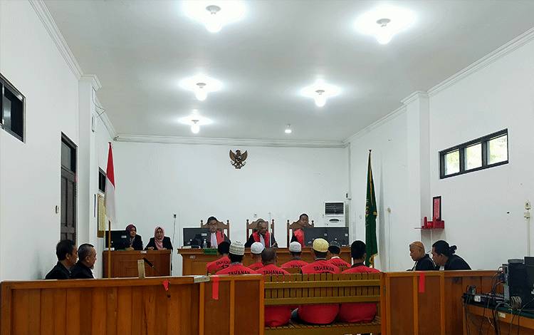 Terdakwa Pengeroyokan Polisi Hingga Tewas di Kampung Narkoba Jalani Sidang Perdana?