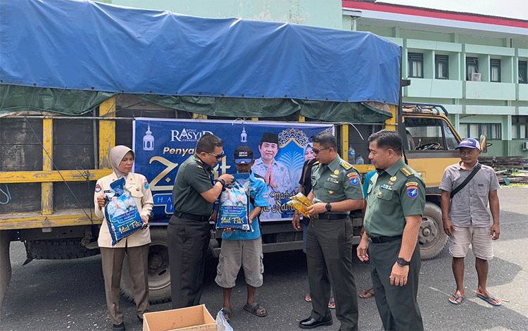 Zakat H Abdul Rasyid AS dan Istri Berupa 500.000 Kg Beras dan 100.000 Liter Minyak Goreng