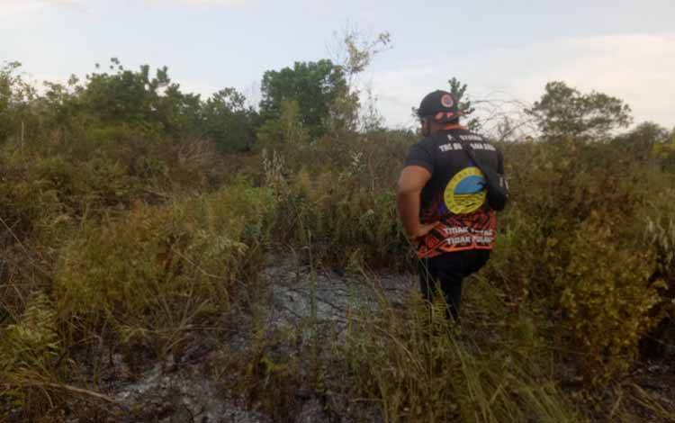 Tim Reaksi Cepat Padamkan Kebakaran Lahan di Jalan Yos Sudarso