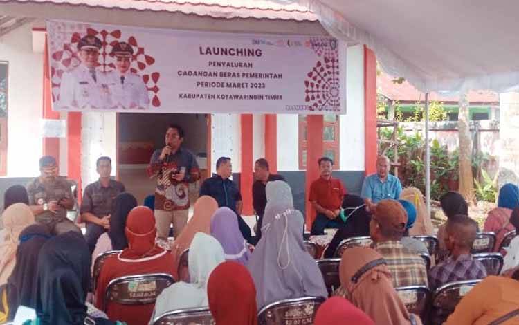 Kantor Pos Sampit Salurkan Cadangan Beras kepada 19.362 Keluarga Penerima Manfaat