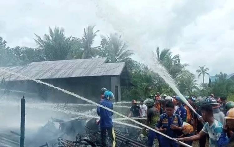 Kebakaran Hanguskan 1 Rumah Warga di Kelurahan Selat Barat
