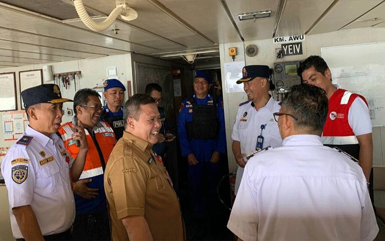 Pastikan Pelayanan Mudik Berjalan Maksimal, Plt Sekda Kobar Tinjau Pelabuhan Panglima Utar Kumai