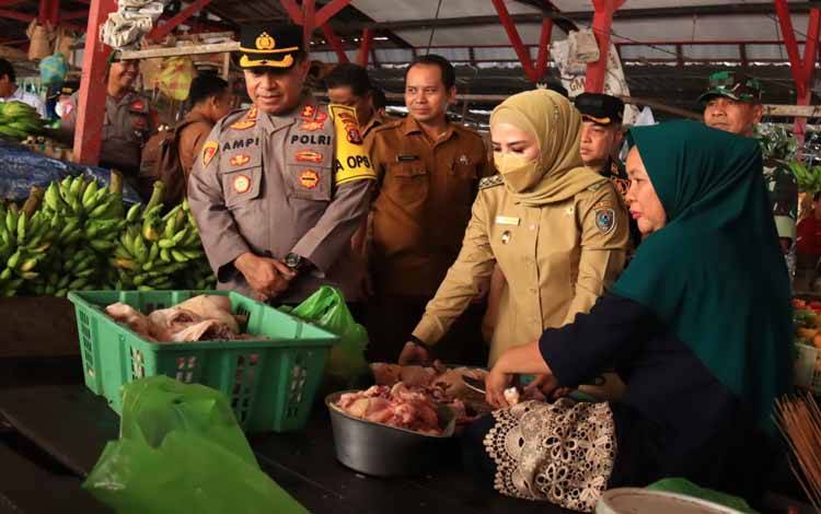 Wakil Bupati Seruyan Cek Ketersediaan Bahan Pokok Jelang Lebaran