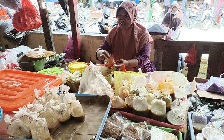 Omset Penjual Bumbu Masakan Jelang Lebaran Meningkat Tajam