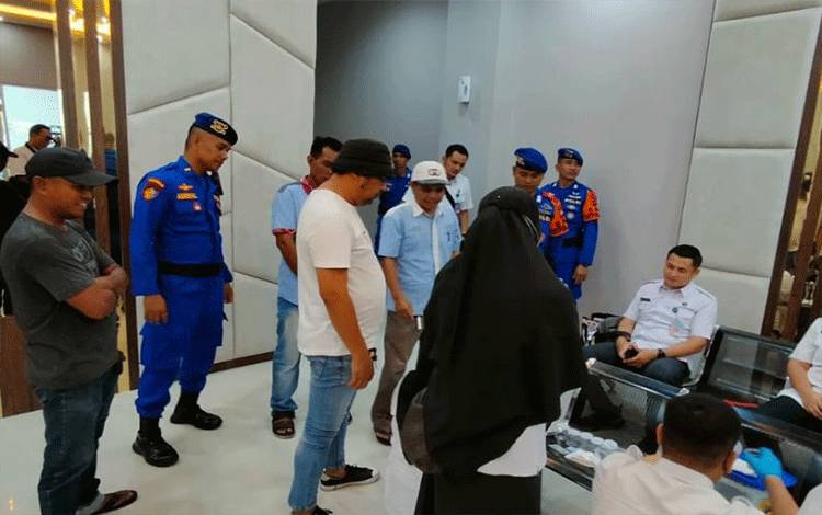 Polisi dan BNN Tes Urine Kru Kapal Antisipasi Pemakaian Narkoba