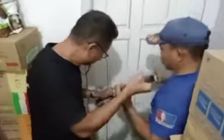Karyawan Indomaret Terkunci Dalam WC Rusak Selama 1 Jam