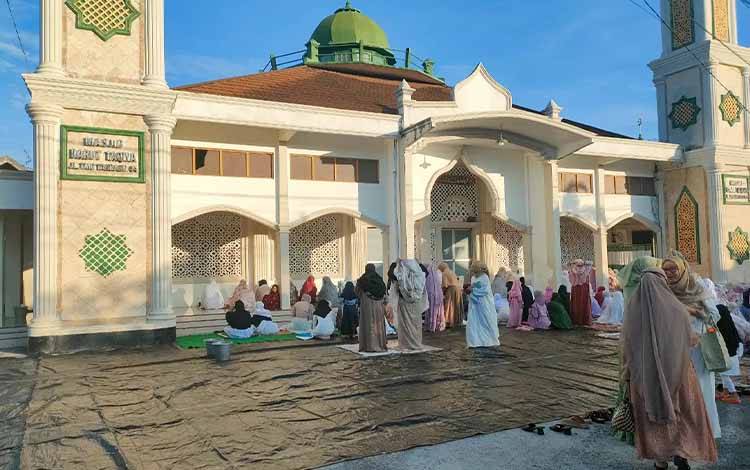 Begini Aktivitas Salat Id di Masjid Darut Taqwa