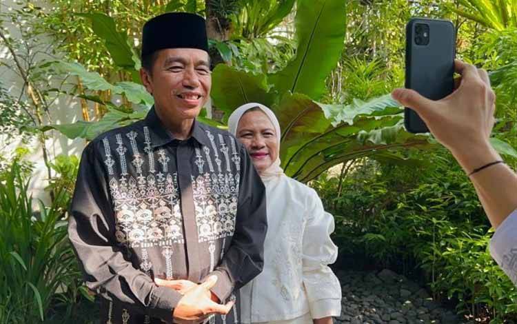 Presiden dan Wapres Bersilaturahim Melalui Panggilan Video