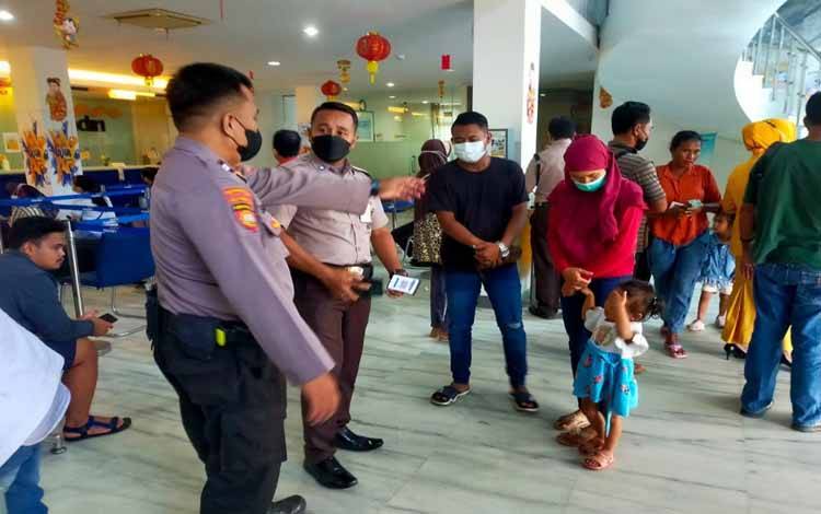 Jaga Kondusifitas Obyek Vital, Polsek Ketapang Laksanakan Patroli