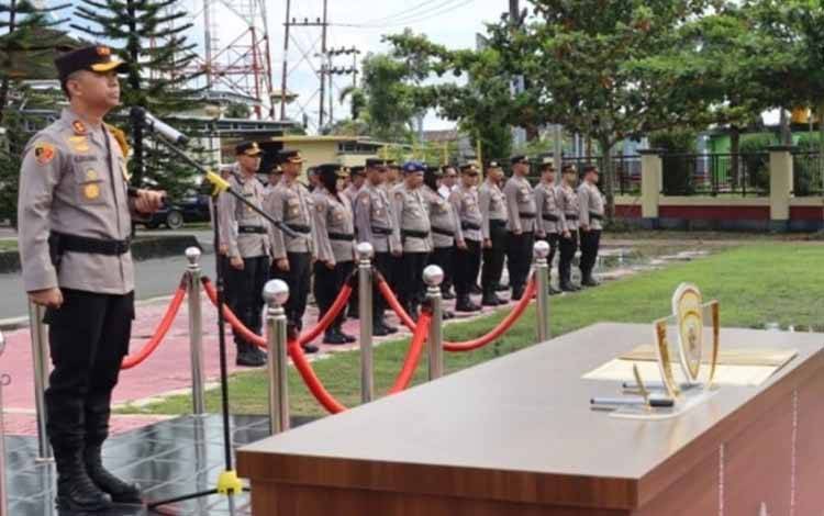 Kapolres Kapuas Pimpin Upacara Sertijab Kapolsek Basarang