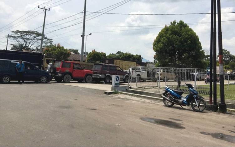 Diduga Terjadi Aksi Pungli di SPBU Dekat Bundaran Samekto Sampit, Resahkan Para Sopir