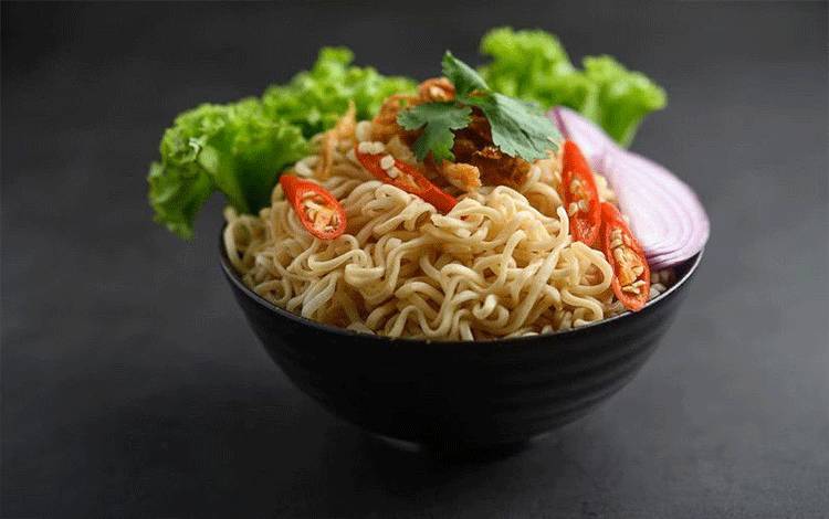 Ahli Gizi Bagikan Kiat Aman Mengonsumsi Mie Instan