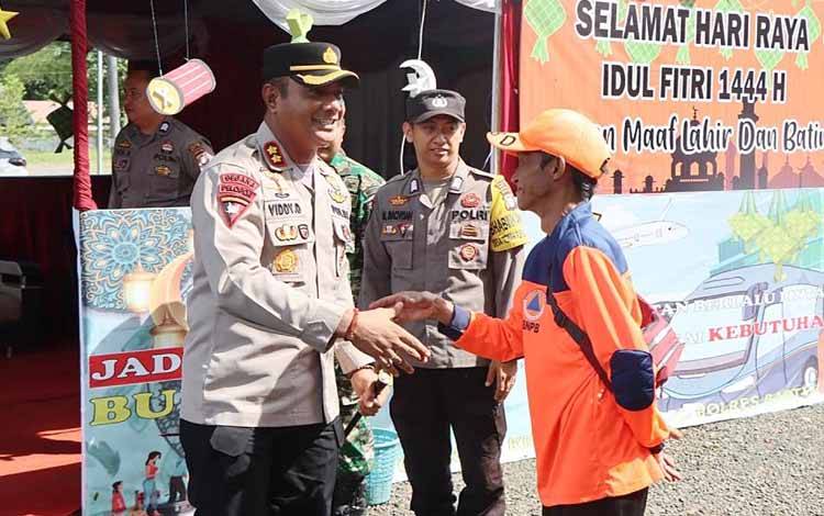 Kapolres Barito Timur Cek Kesiapsiagaan Personel Pos Pengamanan Operasi Ketupat Telabang 2023