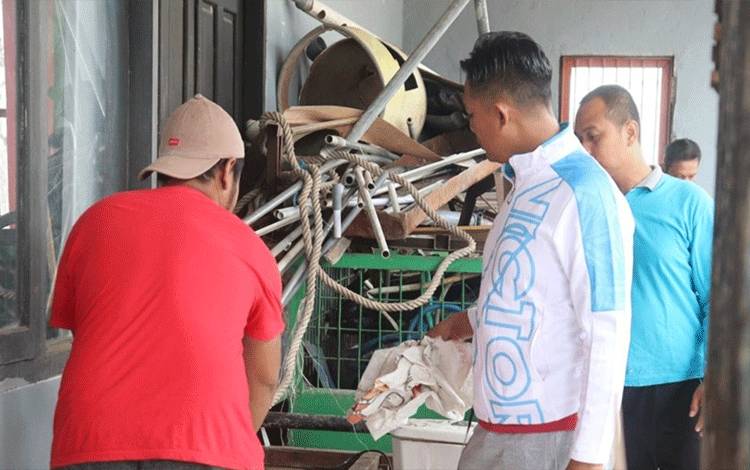 Pindahkan Barang Tak Terpakai, Rutan Kapuas Perluas Ruang Bimbingan Kerja Bagi WBP