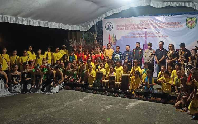 Pemkab Gunung Mas Fasilitasi Pentas Seni yang Digelar Sanggar Seni Budaya Dandang Tingang