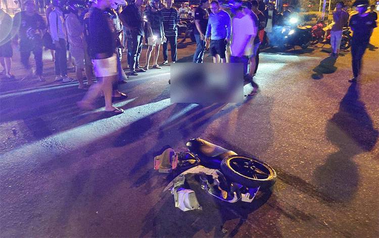 Truk Tangki Tabrak Honda Beat, Pengendara Motor Tewas