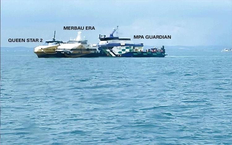 Kapal Feri Tujuan Batam Terbakar di Perairan Singapura